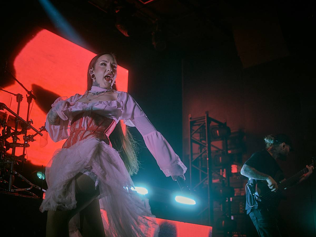 Jinjer předávali ve vyprodaném Roxy metalovou radost, večer otevřeli Textures a Unprocessed