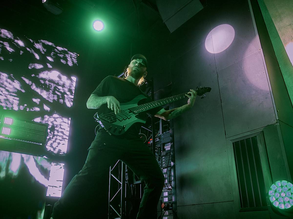 Jinjer předávali ve vyprodaném Roxy metalovou radost, večer otevřeli Textures a Unprocessed