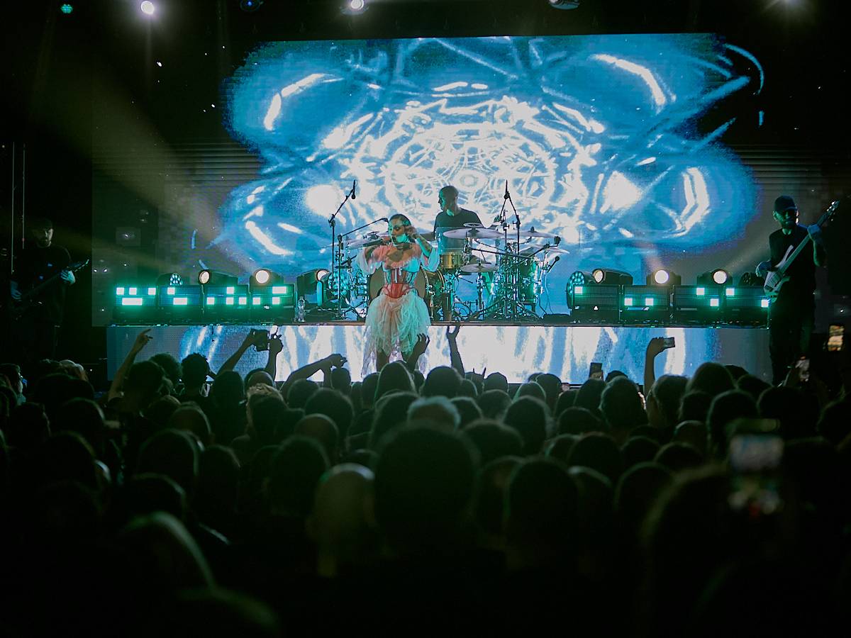 Jinjer předávali ve vyprodaném Roxy metalovou radost, večer otevřeli Textures a Unprocessed