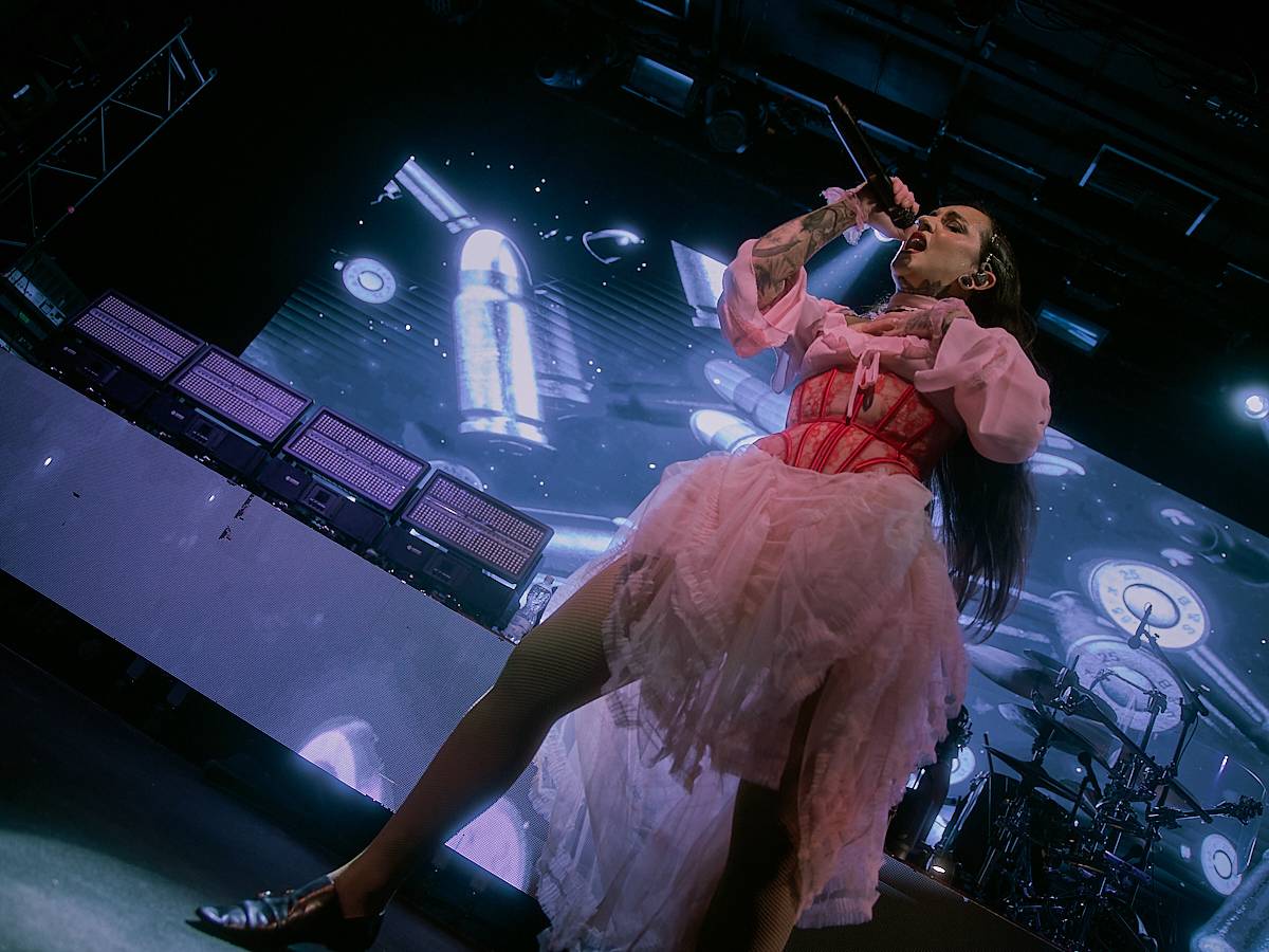 Jinjer předávali ve vyprodaném Roxy metalovou radost, večer otevřeli Textures a Unprocessed