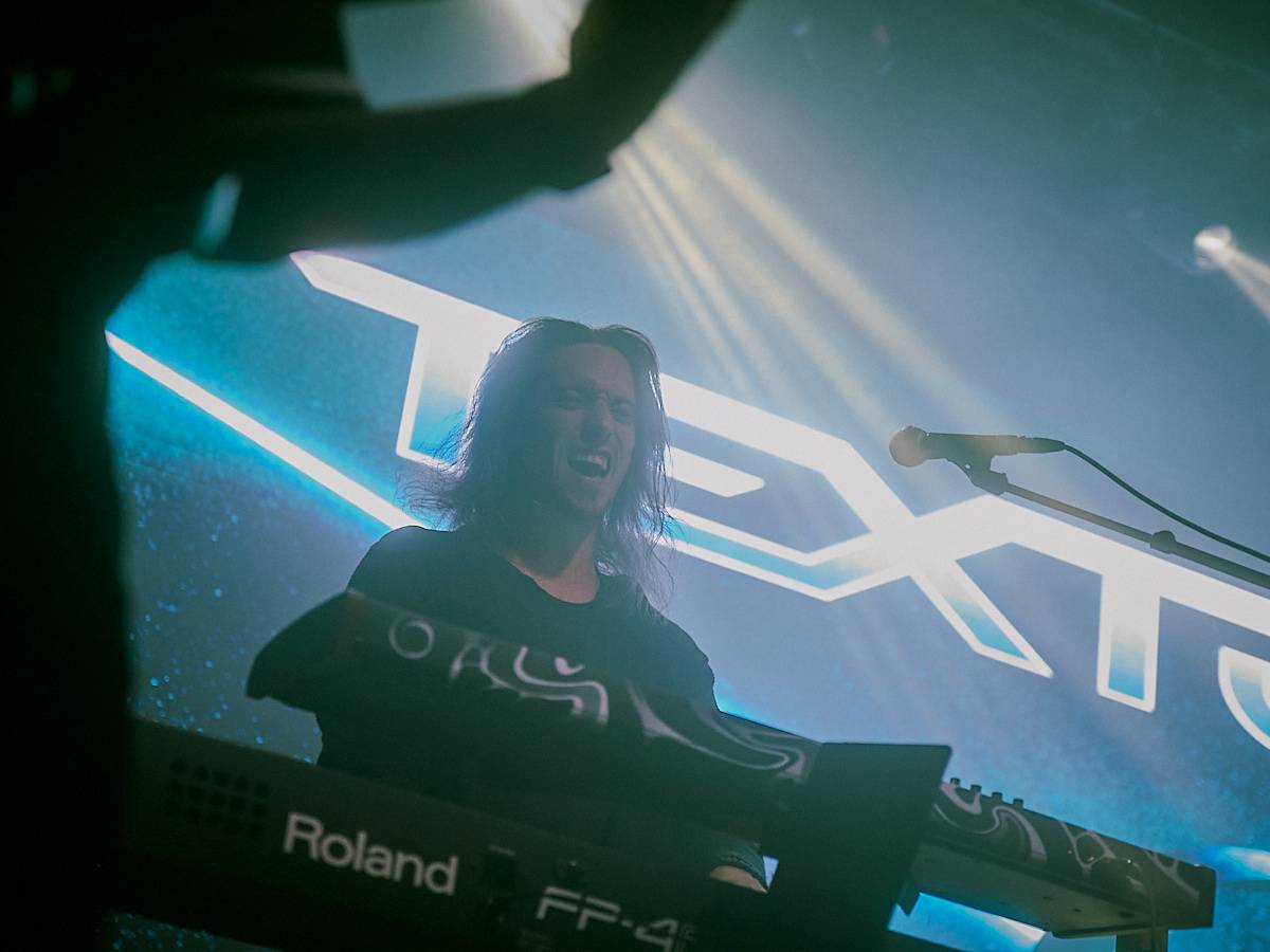 Jinjer předávali ve vyprodaném Roxy metalovou radost, večer otevřeli Textures a Unprocessed