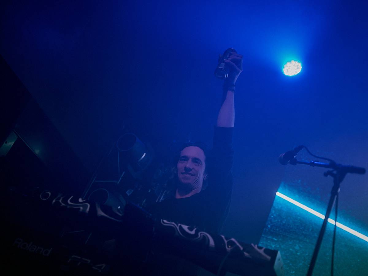 Jinjer předávali ve vyprodaném Roxy metalovou radost, večer otevřeli Textures a Unprocessed