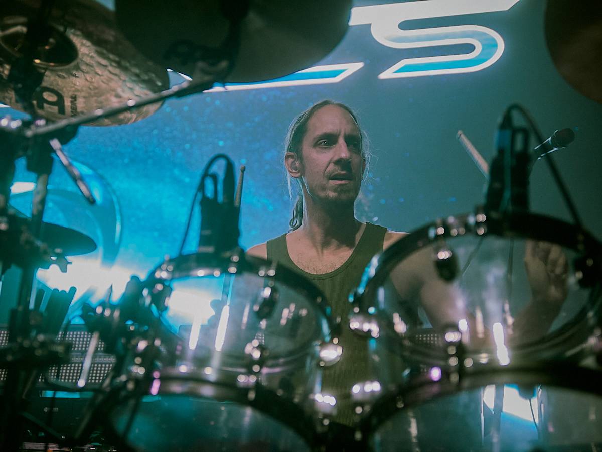 Jinjer předávali ve vyprodaném Roxy metalovou radost, večer otevřeli Textures a Unprocessed