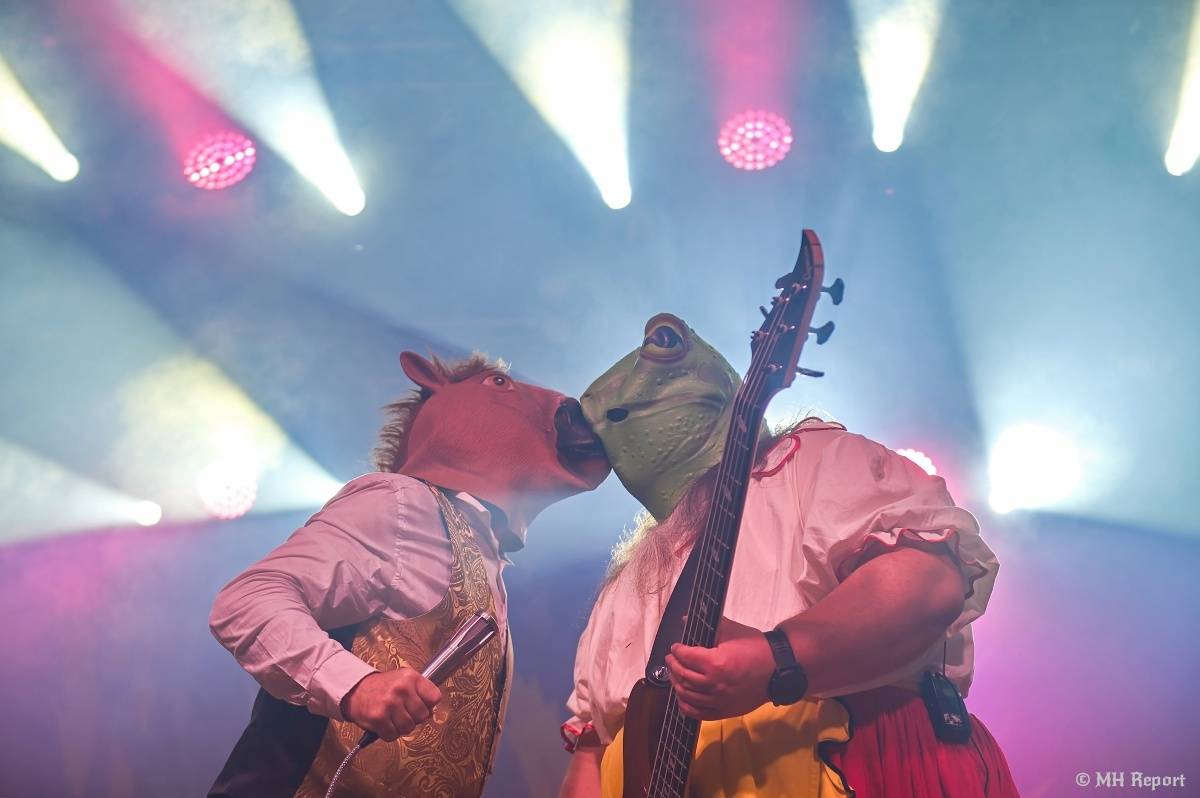 Trautenberk odstartoval v Plzni jarní turné, dorazila s ním Civilní obrana