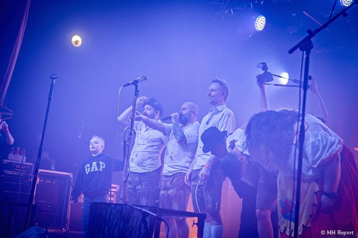 Trautenberk odstartoval v Plzni jarní turné, dorazila s ním Civilní obrana