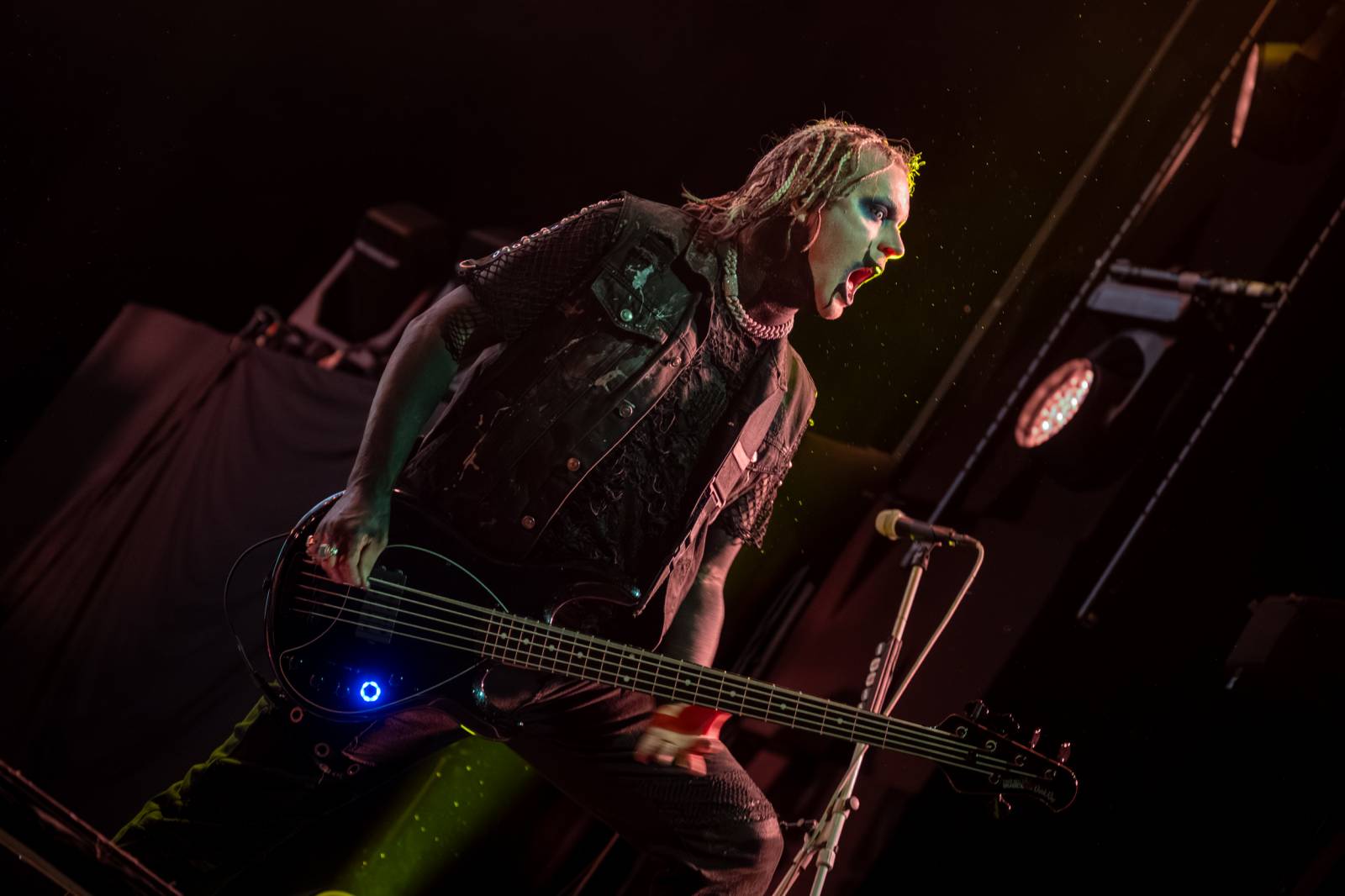 Motionless in White řádili ve vyprodaném Foru Karlín, jejich show neměla trhliny