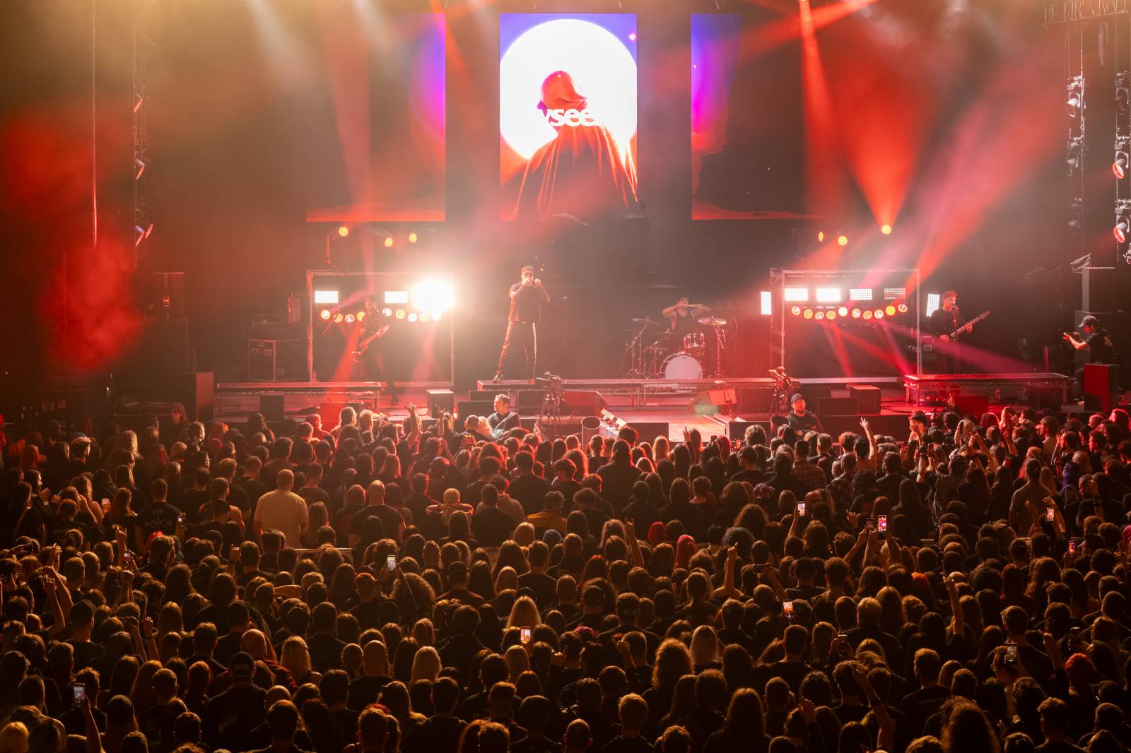 Motionless in White řádili ve vyprodaném Foru Karlín, jejich show neměla trhliny