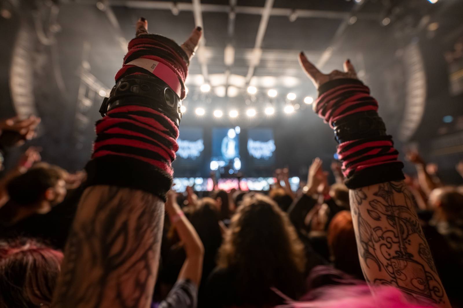 Motionless in White řádili ve vyprodaném Foru Karlín, jejich show neměla trhliny