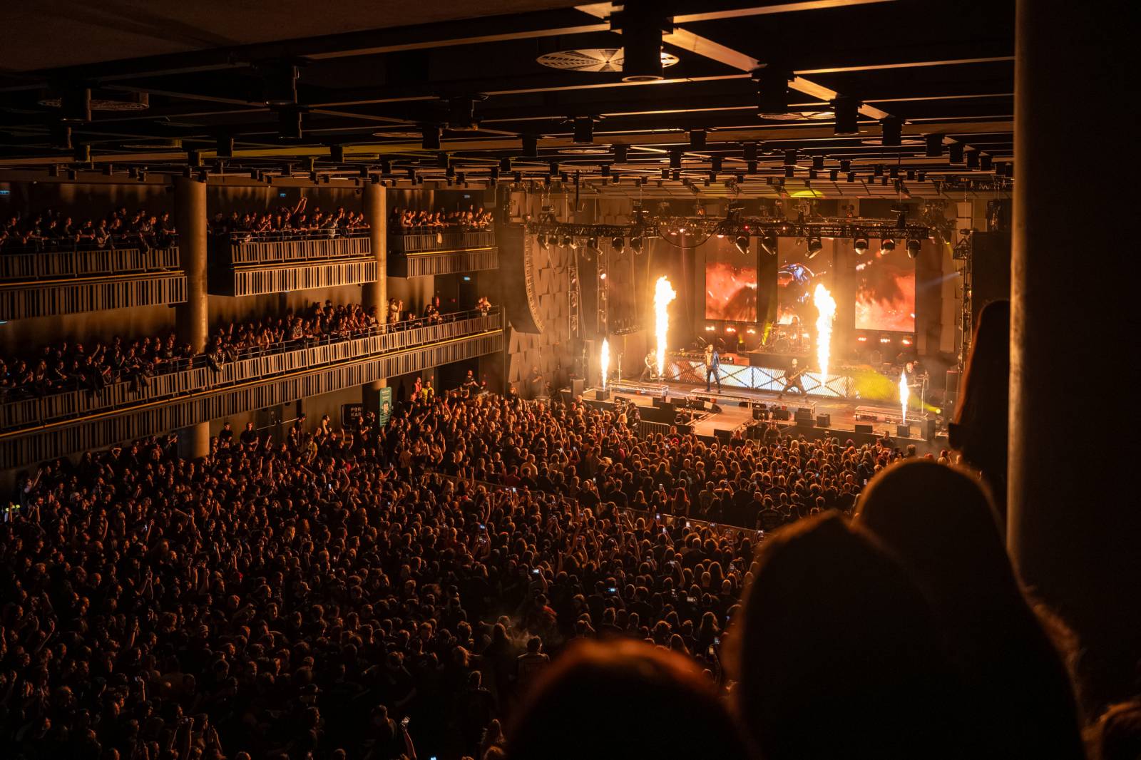 Motionless in White řádili ve vyprodaném Foru Karlín, jejich show neměla trhliny