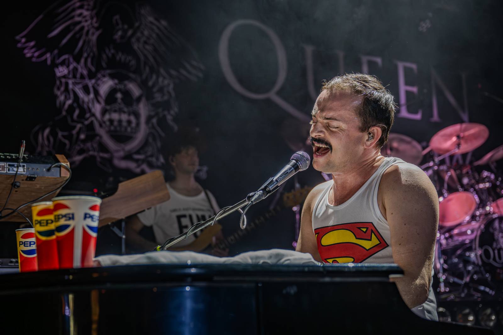 Pražskou Lucernou zněly hity Queen. Kapela Queenshow uzavřela v metropoli své turné po Česku