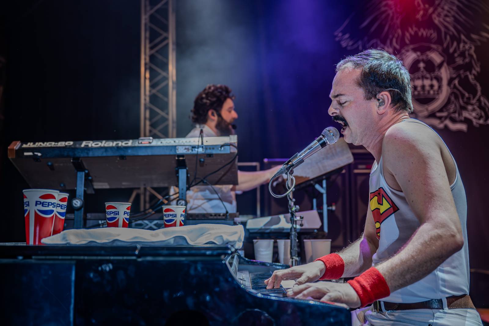 Pražskou Lucernou zněly hity Queen. Kapela Queenshow uzavřela v metropoli své turné po Česku