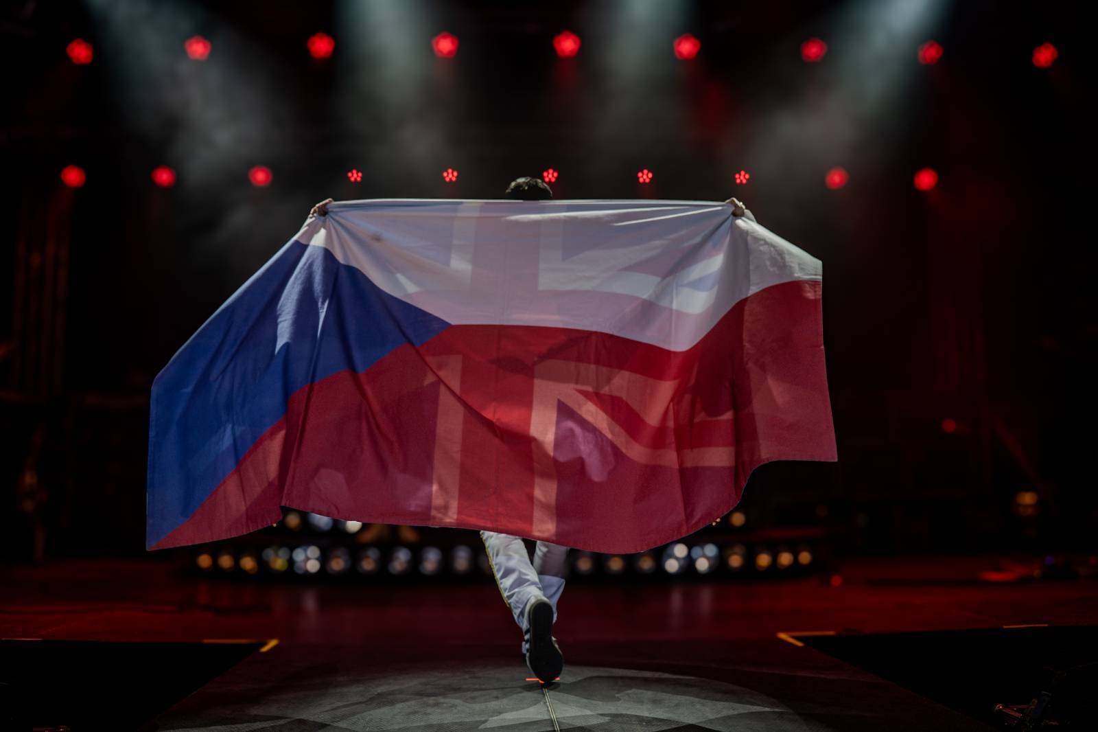 Pražskou Lucernou zněly hity Queen. Kapela Queenshow uzavřela v metropoli své turné po Česku