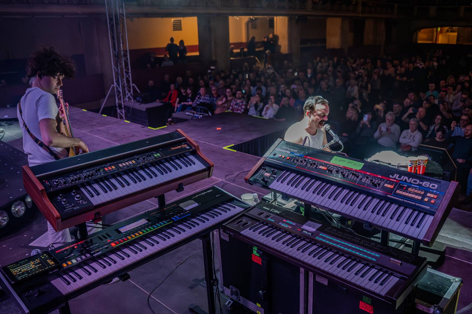 Pražskou Lucernou zněly hity Queen. Kapela Queenshow uzavřela v metropoli své turné po Česku