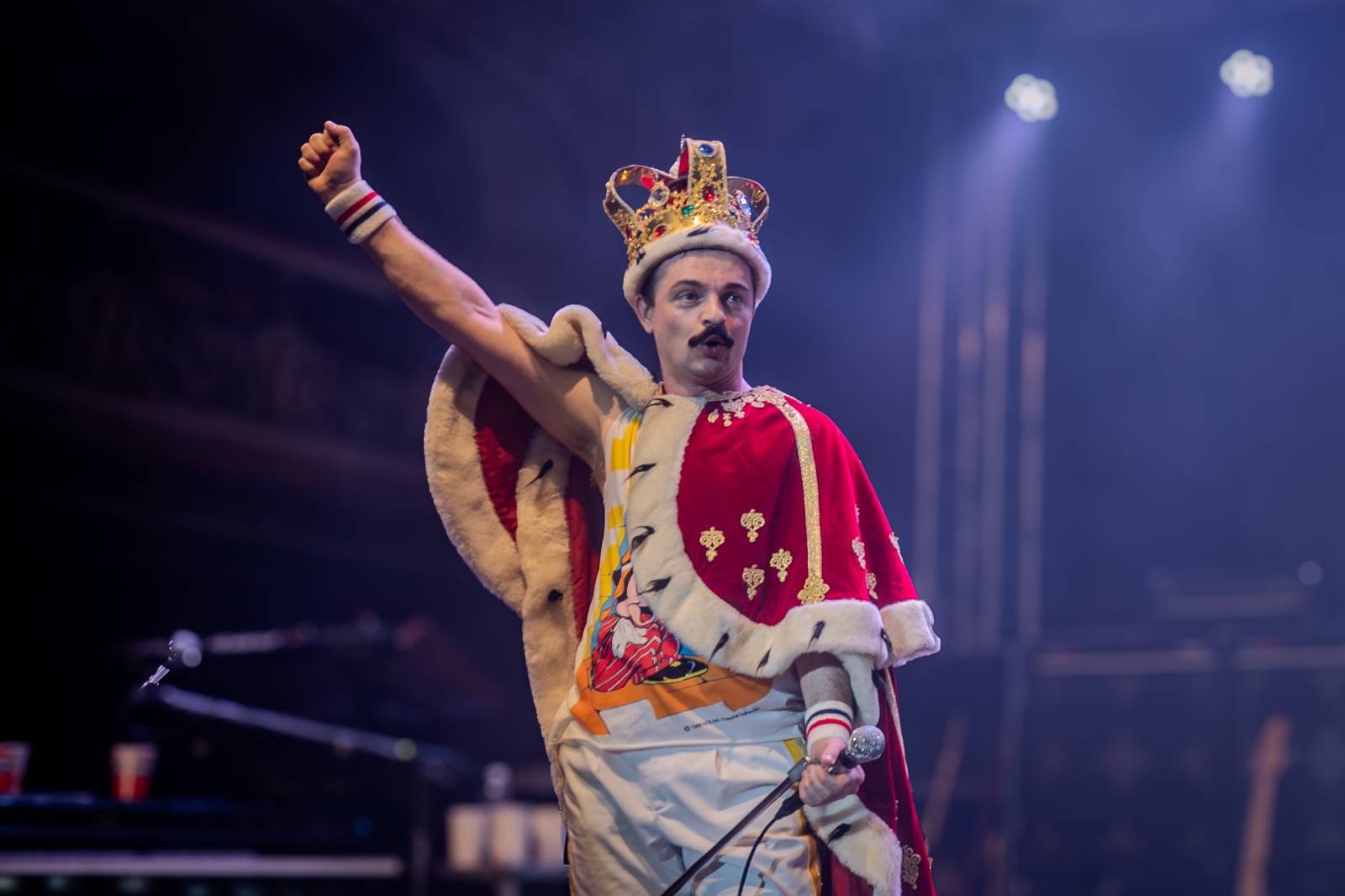 Pražskou Lucernou zněly hity Queen. Kapela Queenshow uzavřela v metropoli své turné po Česku