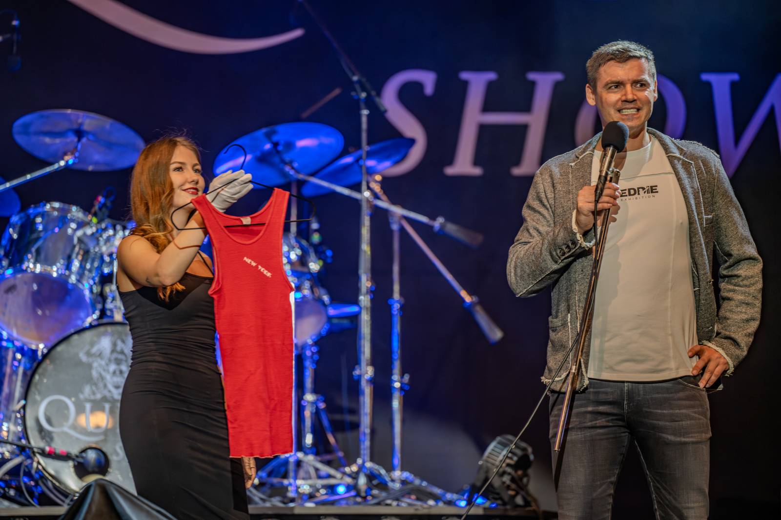 Pražskou Lucernou zněly hity Queen. Kapela Queenshow uzavřela v metropoli své turné po Česku