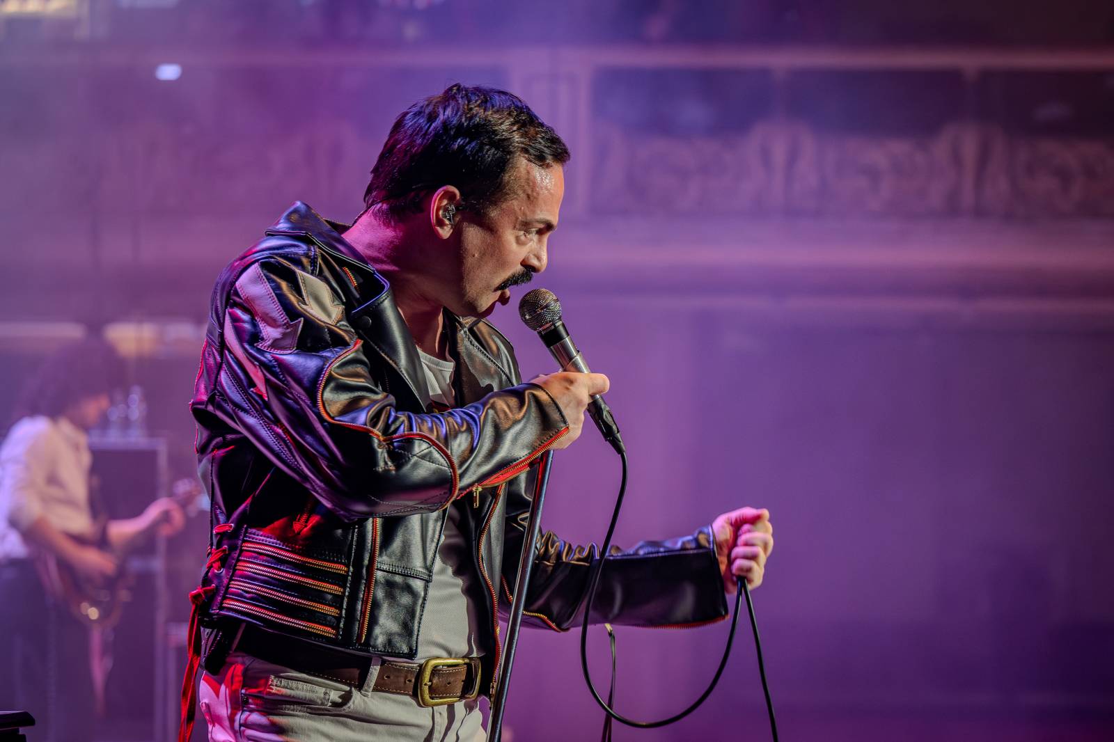 Pražskou Lucernou zněly hity Queen. Kapela Queenshow uzavřela v metropoli své turné po Česku