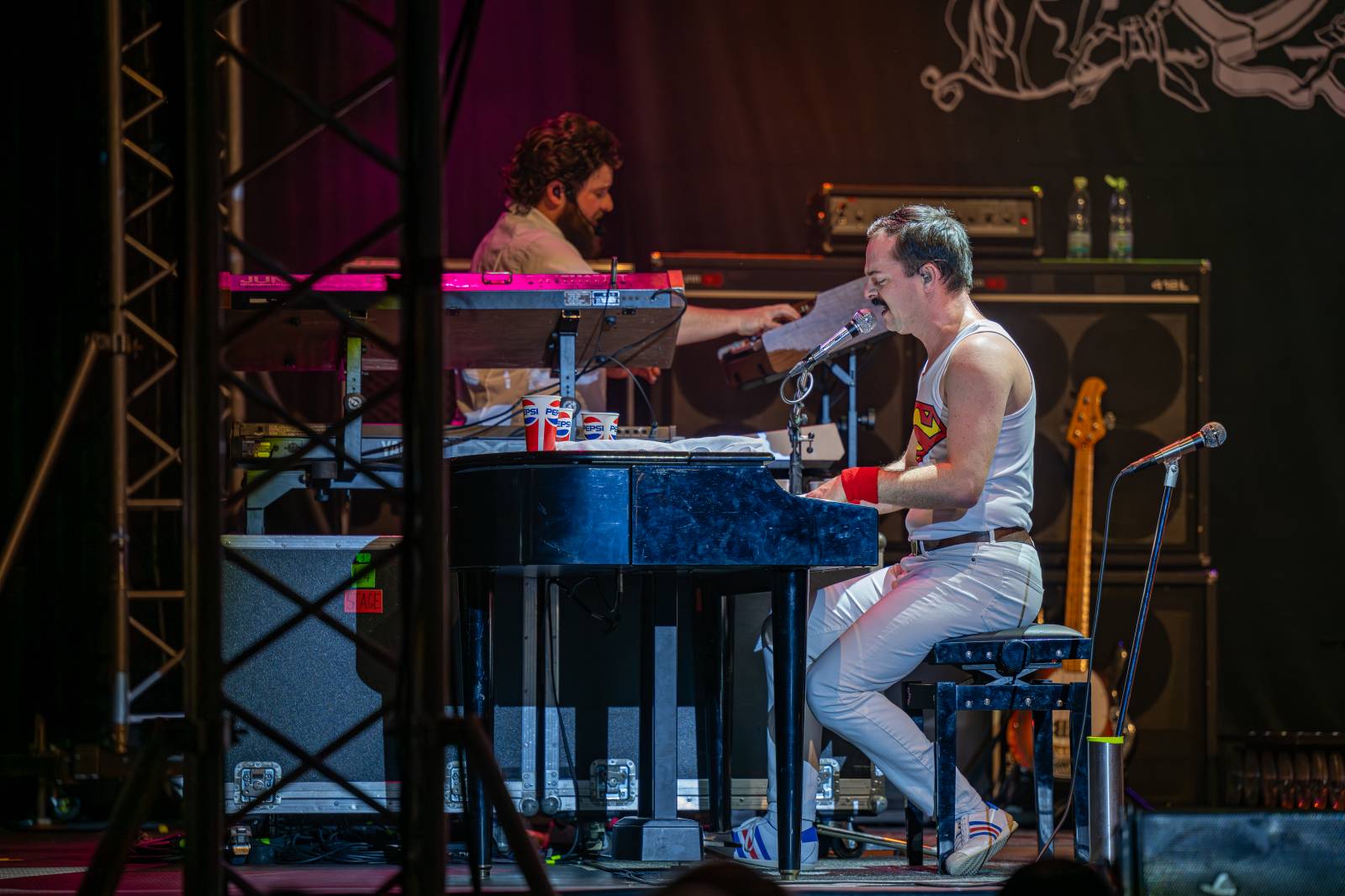 Pražskou Lucernou zněly hity Queen. Kapela Queenshow uzavřela v metropoli své turné po Česku