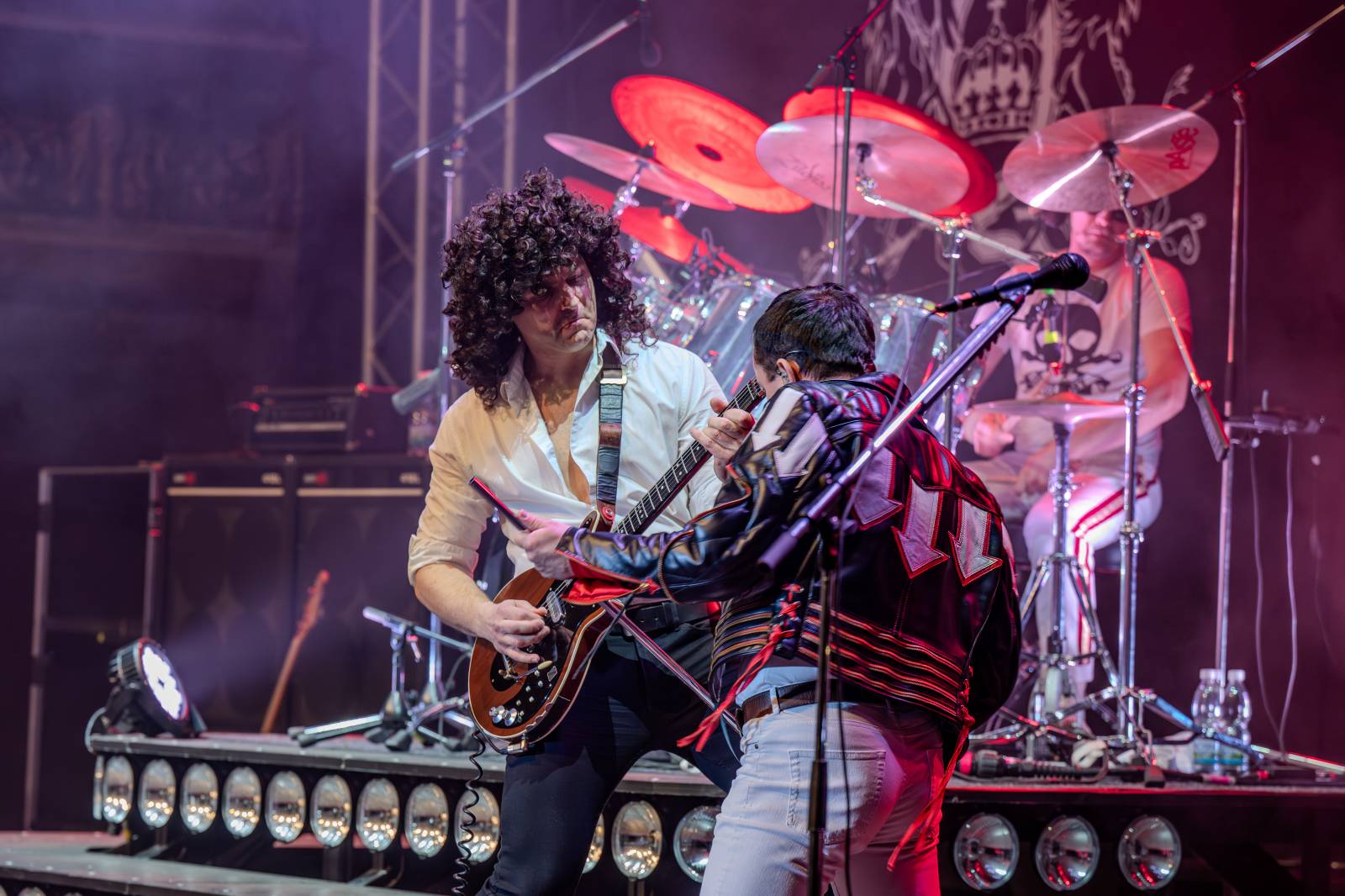 Pražskou Lucernou zněly hity Queen. Kapela Queenshow uzavřela v metropoli své turné po Česku