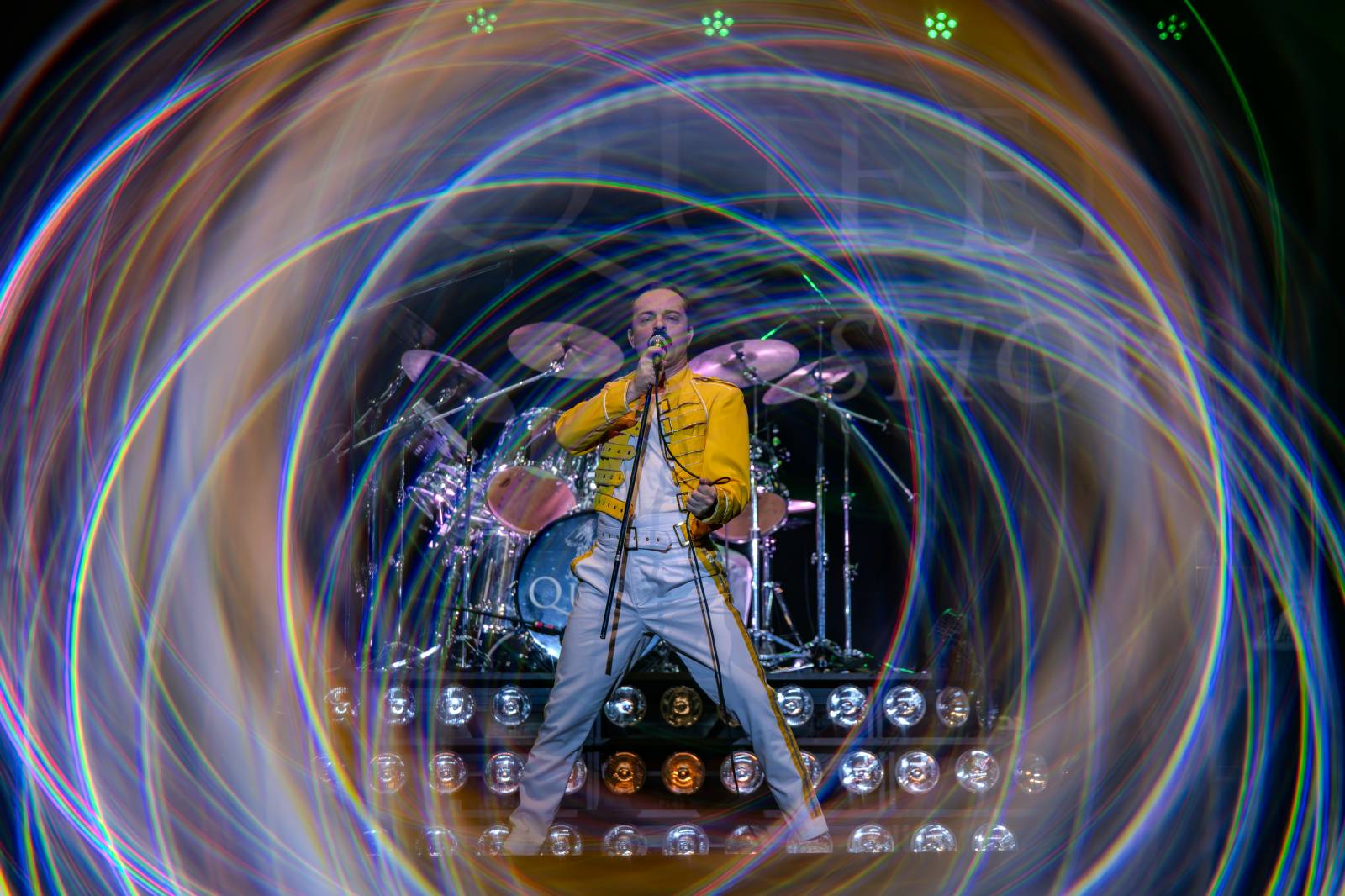 Pražskou Lucernou zněly hity Queen. Kapela Queenshow uzavřela v metropoli své turné po Česku