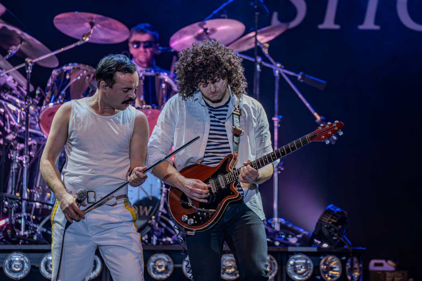 Pražskou Lucernou zněly hity Queen. Kapela Queenshow uzavřela v metropoli své turné po Česku