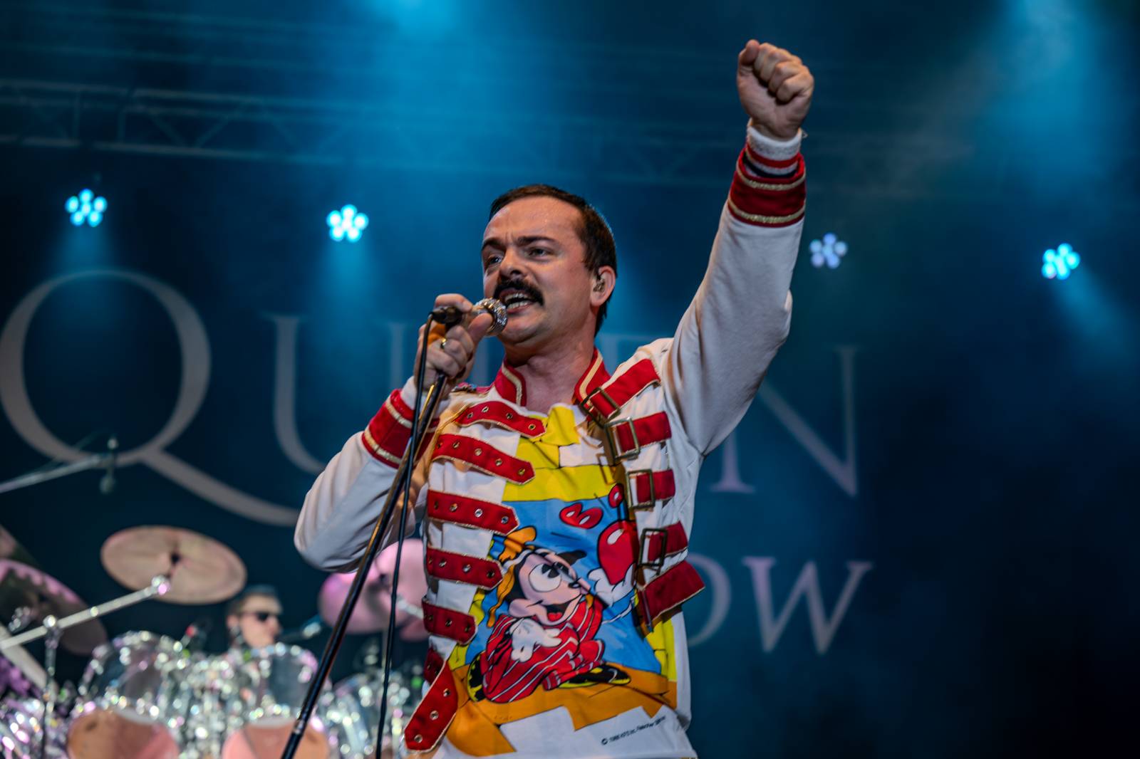 Pražskou Lucernou zněly hity Queen. Kapela Queenshow uzavřela v metropoli své turné po Česku