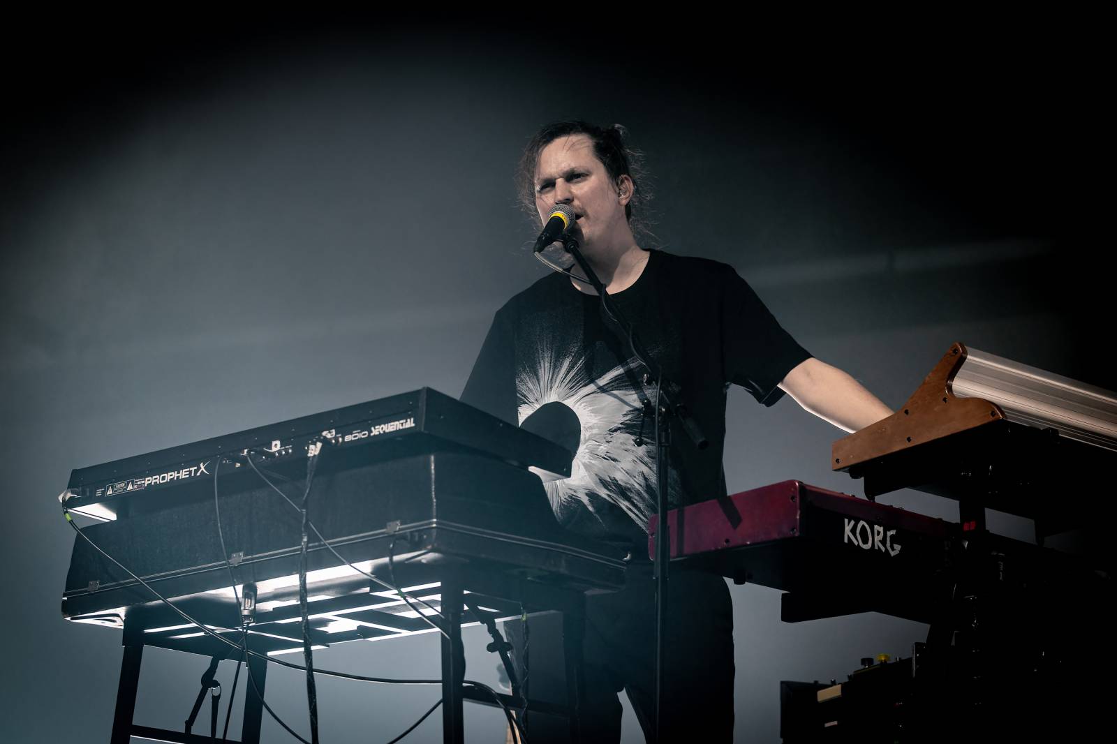 Tata Bojs se vrátili do Fora Karlín. Natřískanému sálu představili nové album