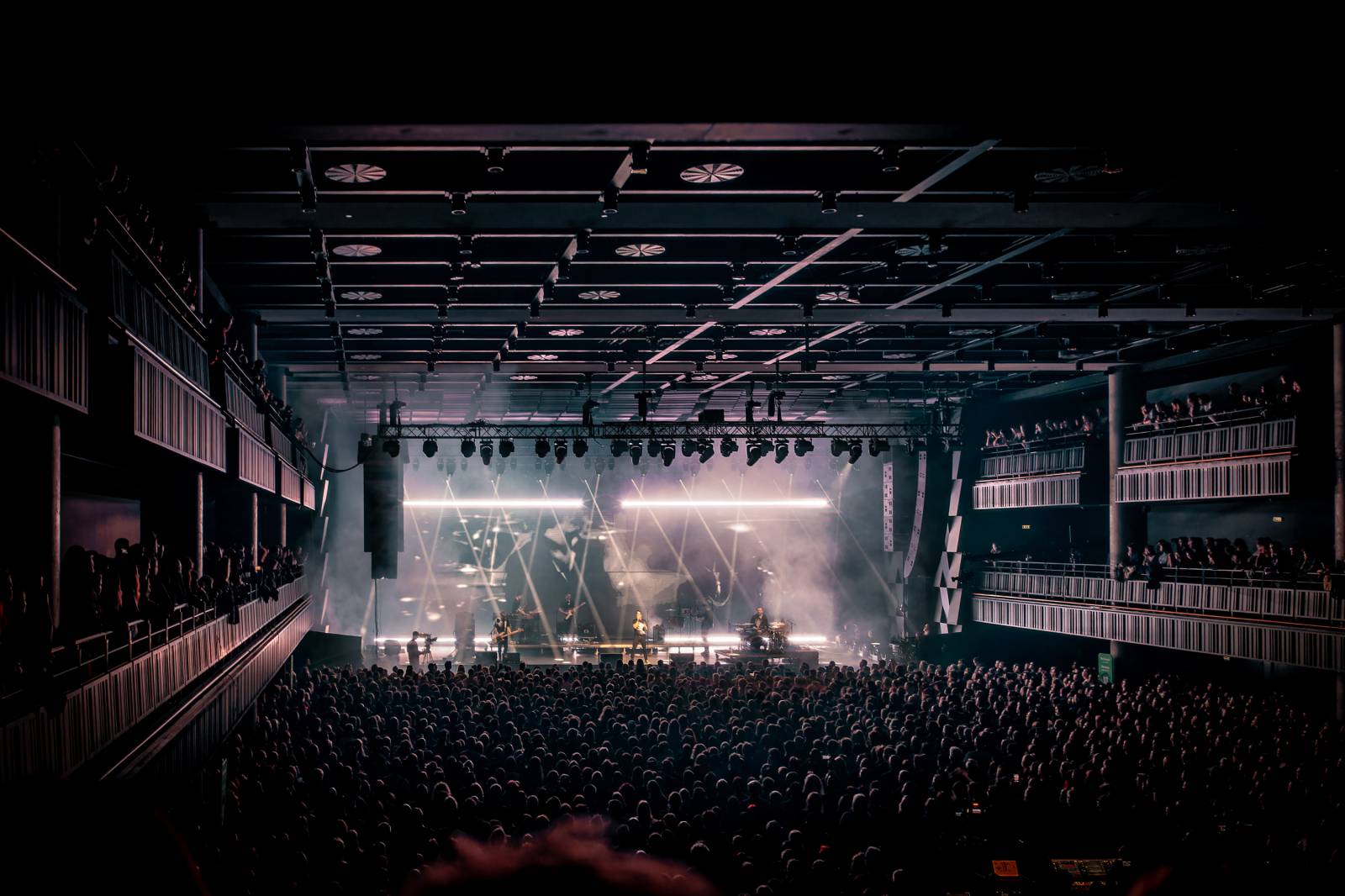 Tata Bojs se vrátili do Fora Karlín. Natřískanému sálu představili nové album