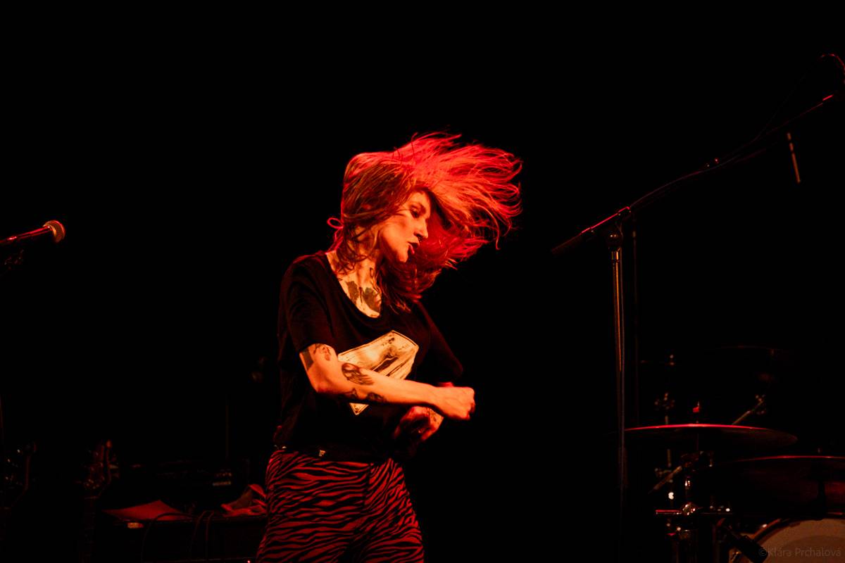 Buzzcocks slaví padesát let na scéně, brněnskou Flédu provedli zásadními momenty své kariéry