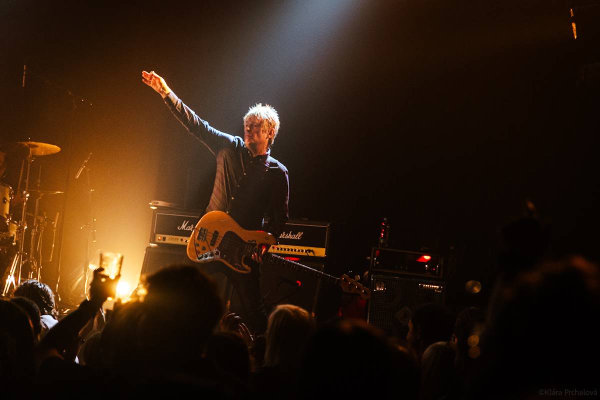 Buzzcocks slaví padesát let na scéně, brněnskou Flédu provedli zásadními momenty své kariéry