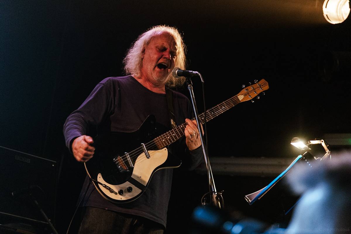 Buzzcocks slaví padesát let na scéně, brněnskou Flédu provedli zásadními momenty své kariéry