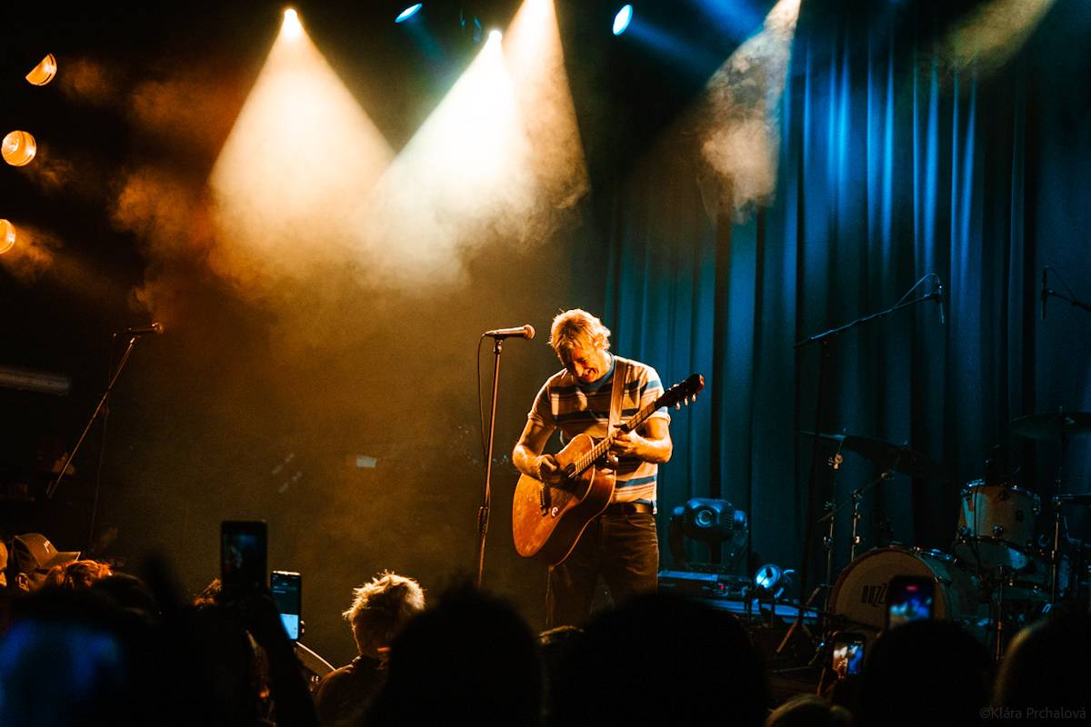 Buzzcocks slaví padesát let na scéně, brněnskou Flédu provedli zásadními momenty své kariéry