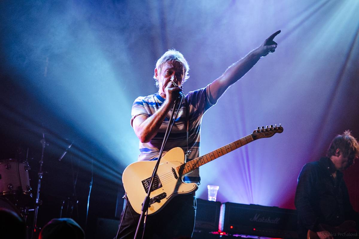 Buzzcocks slaví padesát let na scéně, brněnskou Flédu provedli zásadními momenty své kariéry