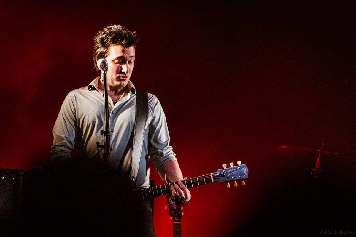 Buzzcocks slaví padesát let na scéně, brněnskou Flédu provedli zásadními momenty své kariéry