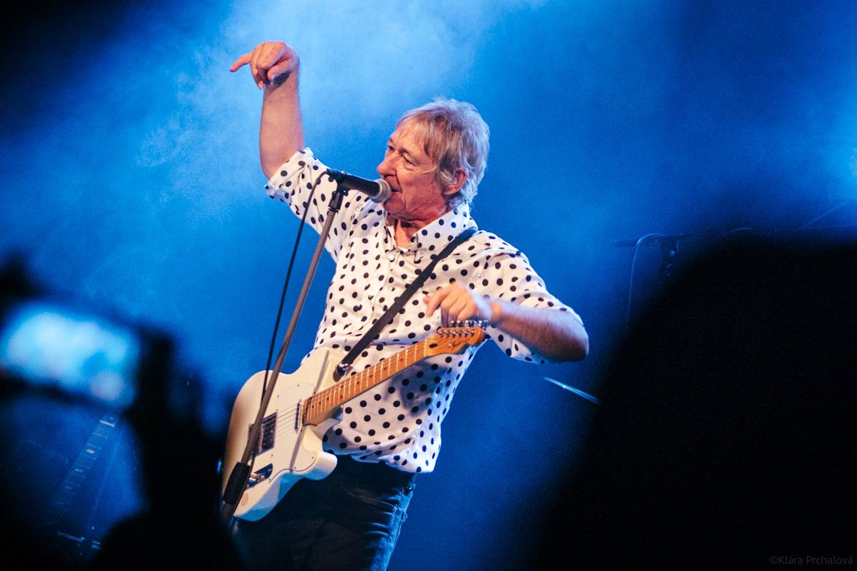 Buzzcocks slaví padesát let na scéně, brněnskou Flédu provedli zásadními momenty své kariéry