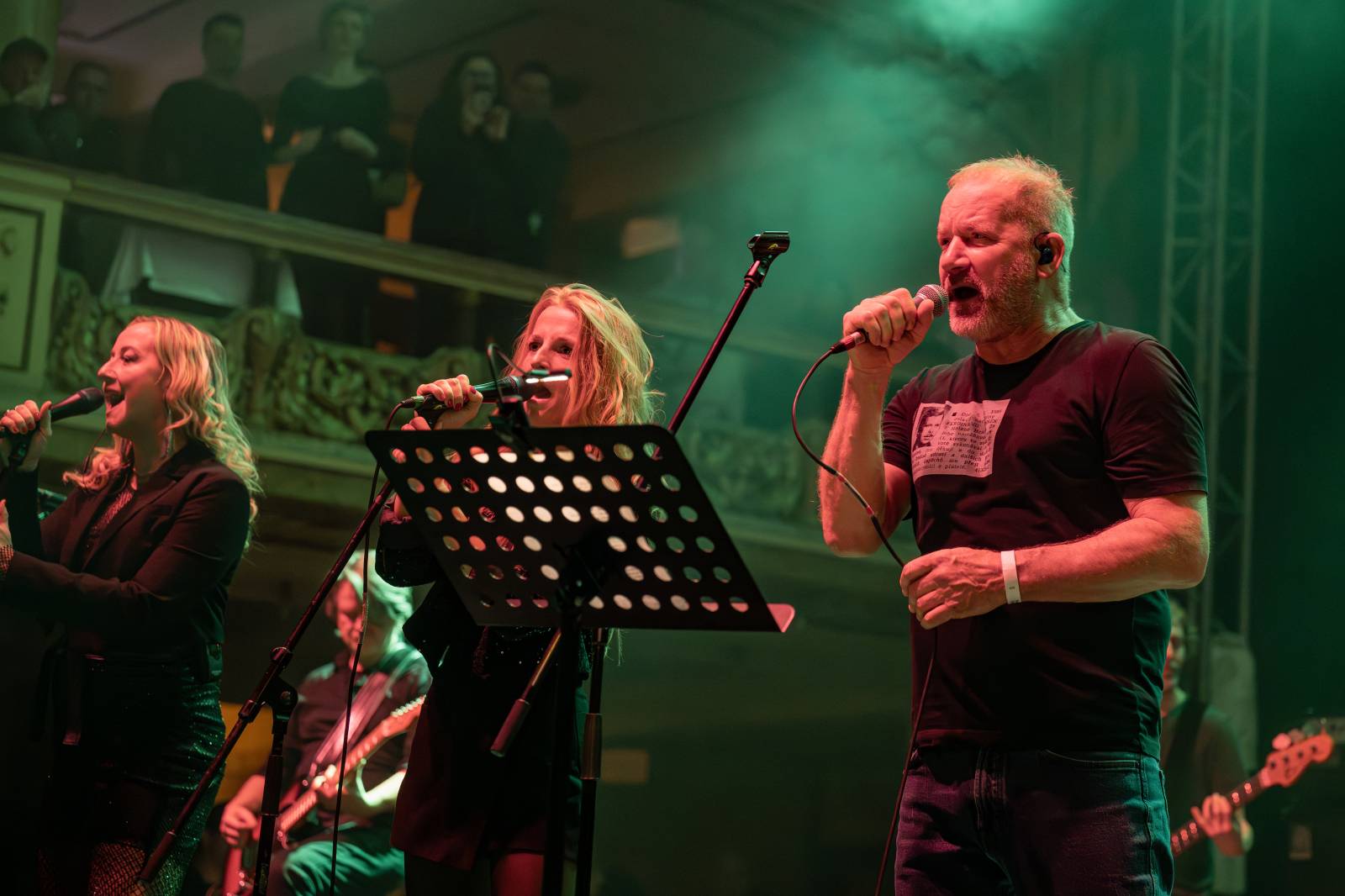 Jasná Páka a Hudba Praha bavily fanoušky téměř do půlnoci, v Lucerně vzpomínaly na Michala Ambrože