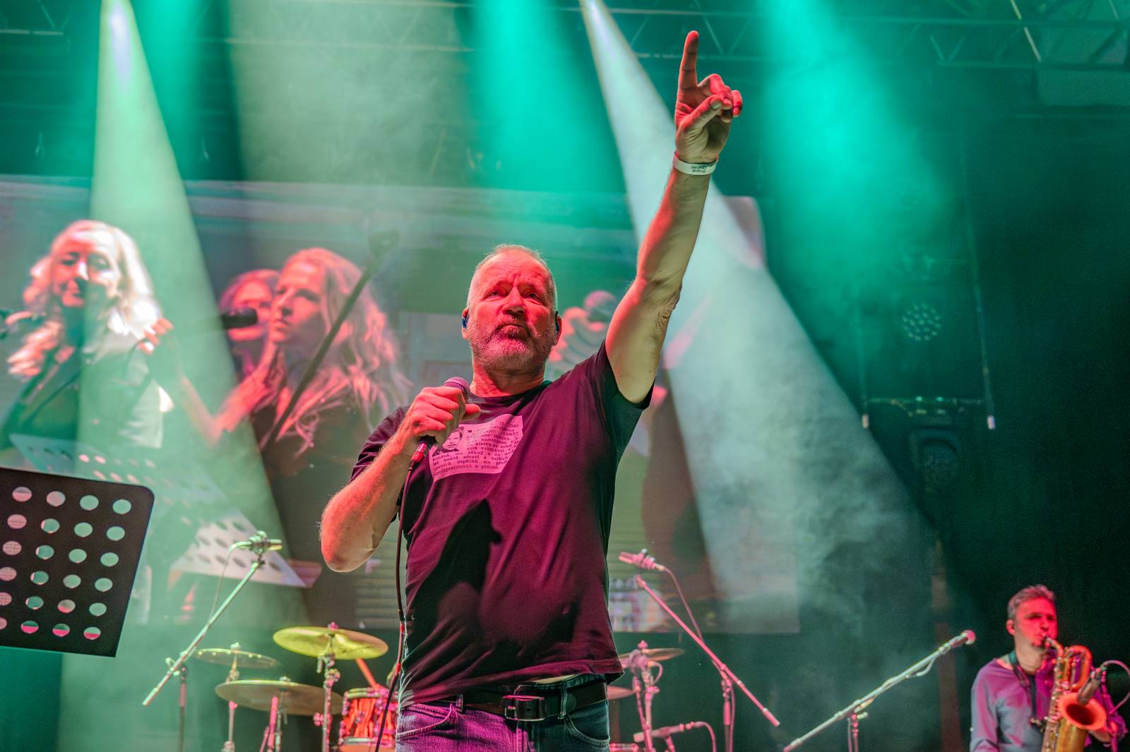 Jasná Páka a Hudba Praha bavily fanoušky téměř do půlnoci, v Lucerně vzpomínaly na Michala Ambrože