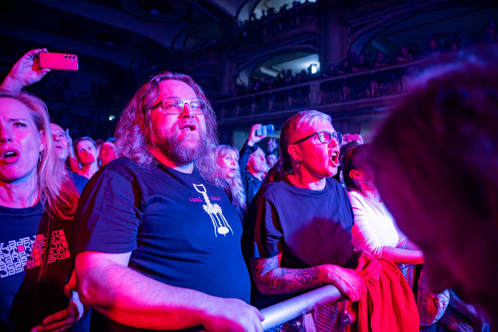 Jasná Páka a Hudba Praha bavily fanoušky téměř do půlnoci, v Lucerně vzpomínaly na Michala Ambrože