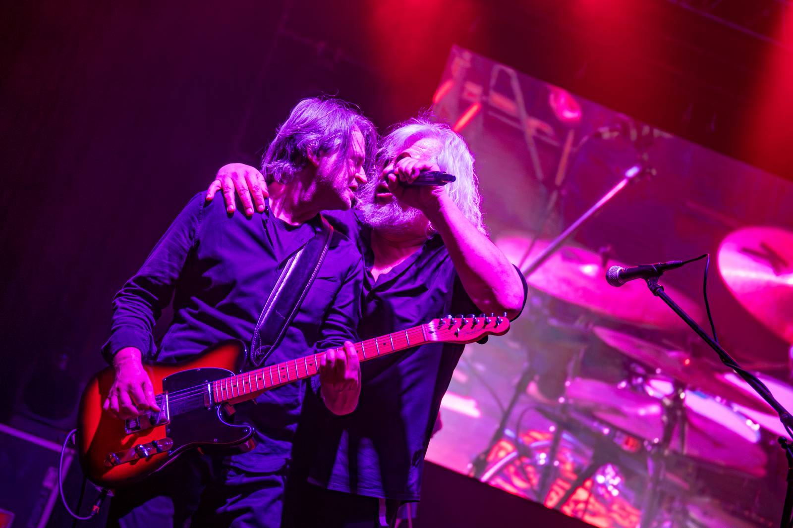 Jasná Páka a Hudba Praha bavily fanoušky téměř do půlnoci, v Lucerně vzpomínaly na Michala Ambrože