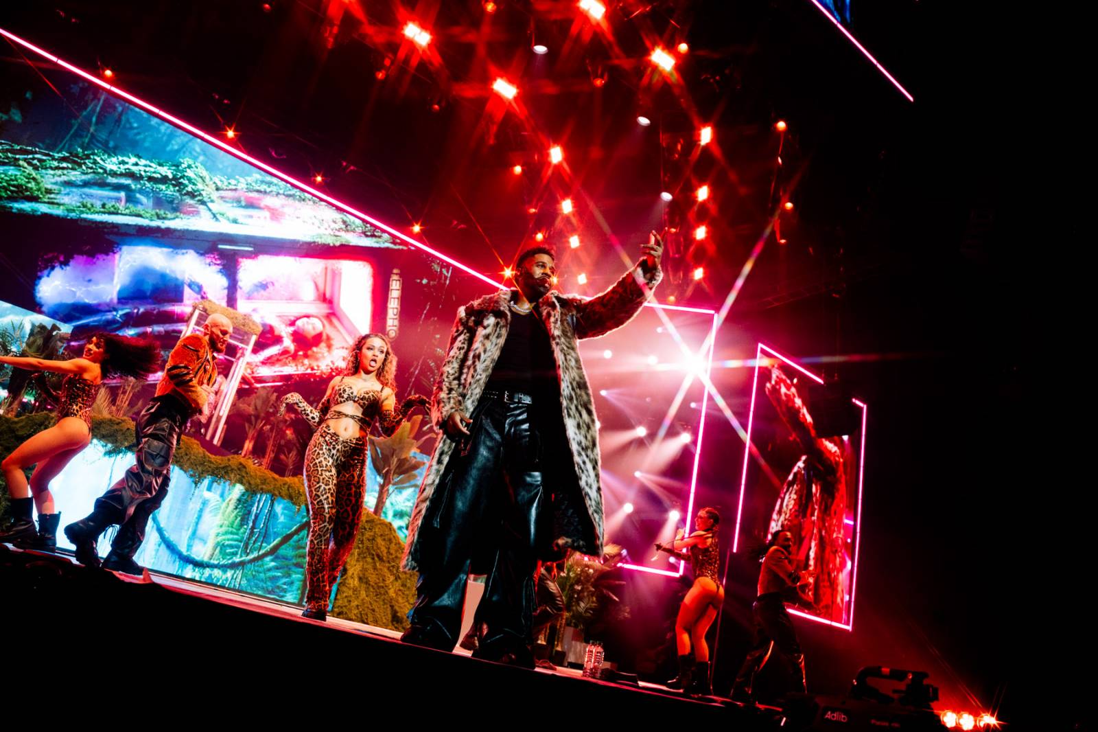 Jason Derulo se vrátil do Prahy. Pro fanoušky si připravil show plnou tance, která zvedla fanoušky ze sedadel