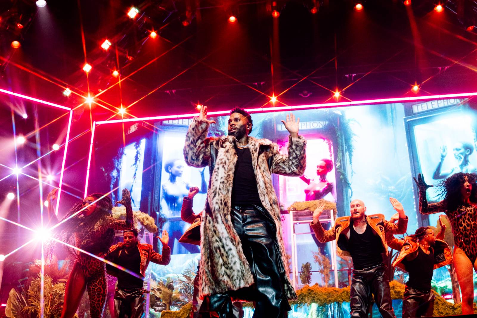 Jason Derulo se vrátil do Prahy. Pro fanoušky si připravil show plnou tance, která zvedla fanoušky ze sedadel
