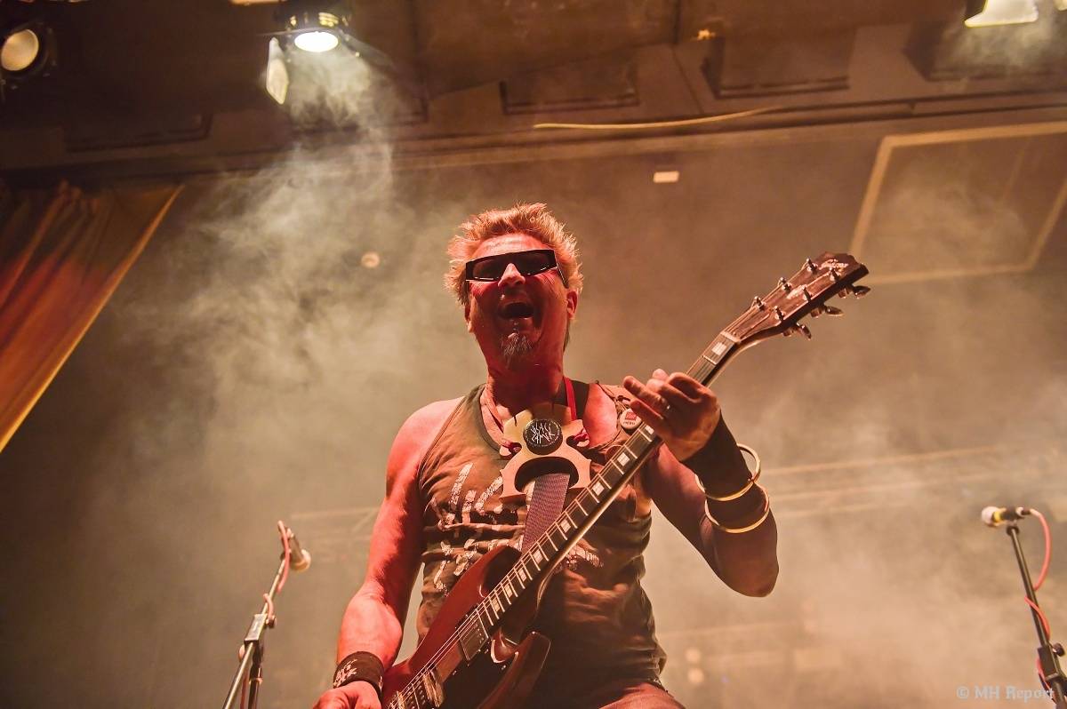 Visací zámek přivezl do plzeňské Šeříkovky Kroniku punku. Fanoušky provedl celou svou tvorbou