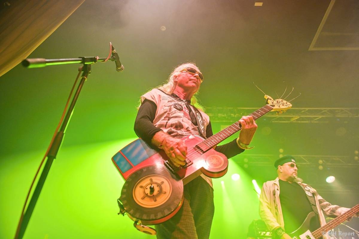 Visací zámek přivezl do plzeňské Šeříkovky Kroniku punku. Fanoušky provedl celou svou tvorbou