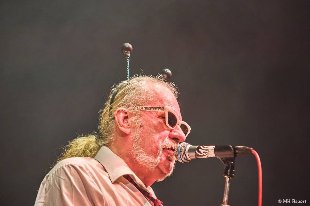 Visací zámek přivezl do plzeňské Šeříkovky Kroniku punku. Fanoušky provedl celou svou tvorbou