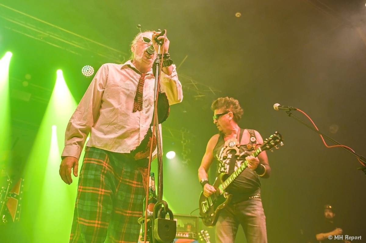 Visací zámek přivezl do plzeňské Šeříkovky Kroniku punku. Fanoušky provedl celou svou tvorbou