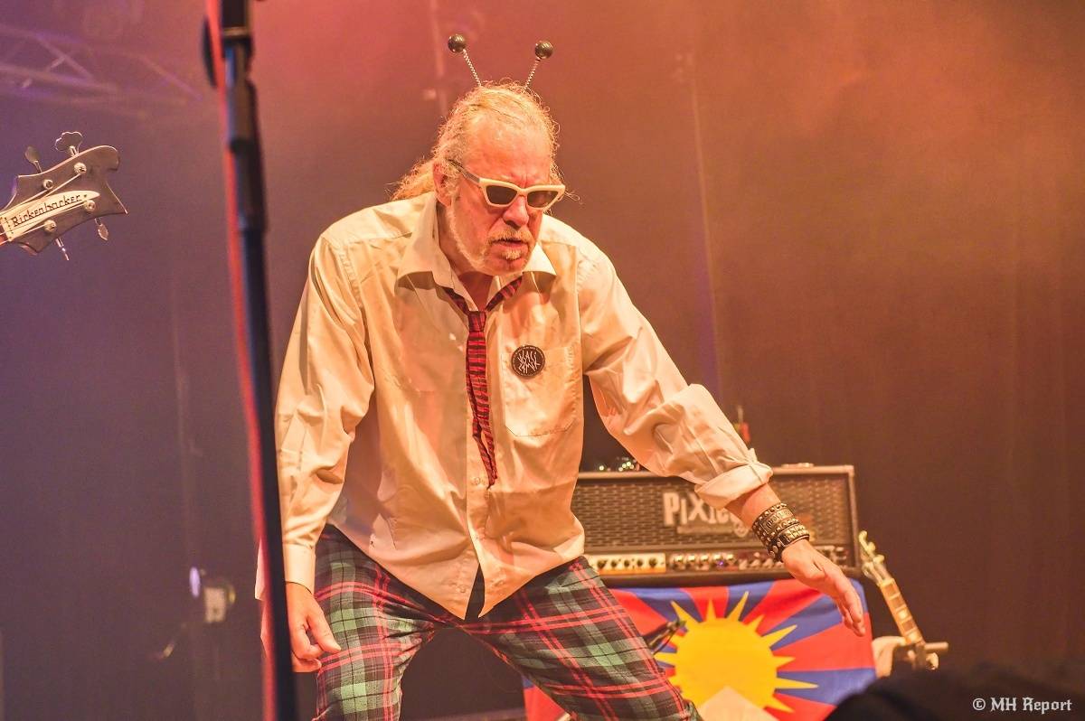 Visací zámek přivezl do plzeňské Šeříkovky Kroniku punku. Fanoušky provedl celou svou tvorbou