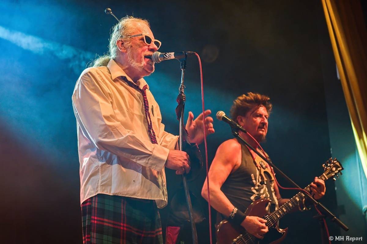 Visací zámek přivezl do plzeňské Šeříkovky Kroniku punku. Fanoušky provedl celou svou tvorbou