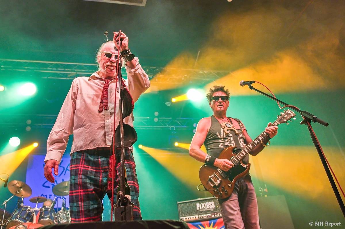 Visací zámek přivezl do plzeňské Šeříkovky Kroniku punku. Fanoušky provedl celou svou tvorbou