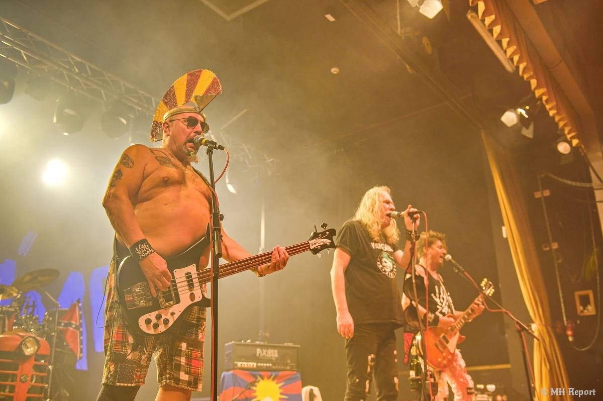 Visací zámek přivezl do plzeňské Šeříkovky Kroniku punku. Fanoušky provedl celou svou tvorbou