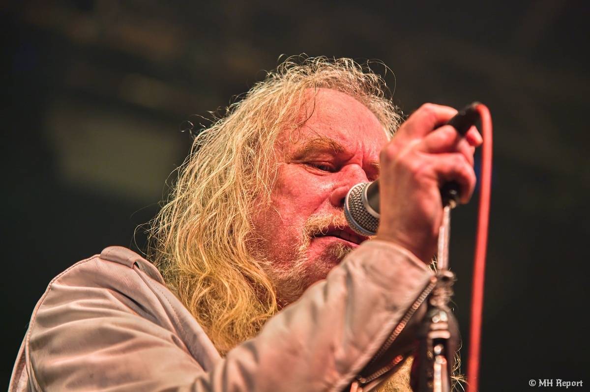 Visací zámek přivezl do plzeňské Šeříkovky Kroniku punku. Fanoušky provedl celou svou tvorbou