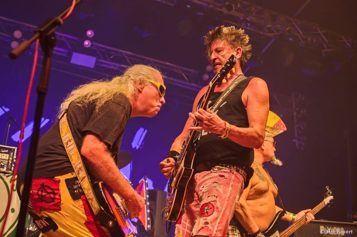 Visací zámek přivezl do plzeňské Šeříkovky Kroniku punku. Fanoušky provedl celou svou tvorbou